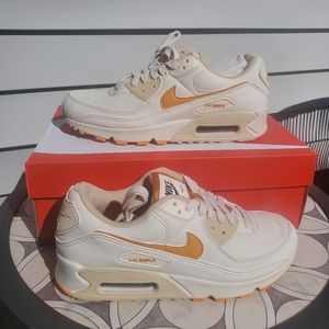WMNS Nike Air Max 90 SE- Phantom/Sanddrift/Black/Light Curry-DQ8593-001